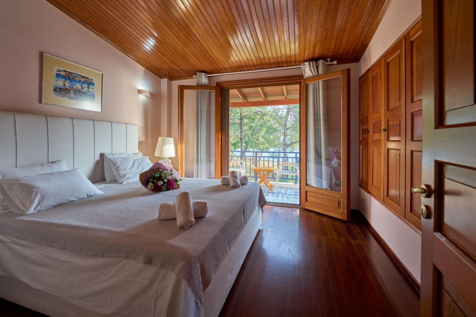 Summerday Villa Private Beach Nea Iraklia Exterior foto
